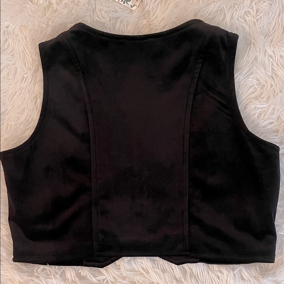 Chelsea & Violet Black Buttoned Vest Top Size Medium NWT - Picture 3 of 7